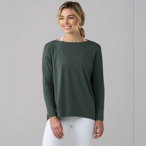 Lululemon back in action long sleeve